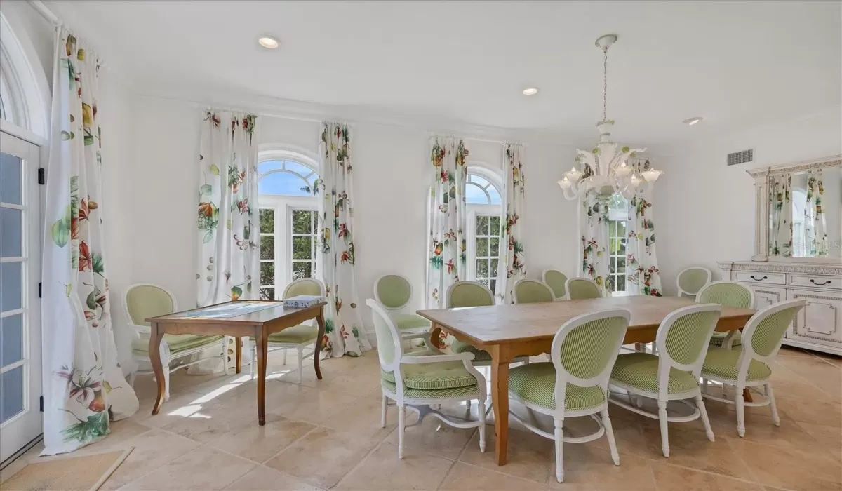 5 Bedrooms Bedrooms, 0 ,5 BathroomsBathrooms,Residential Lease,For Sale,0,D6143540