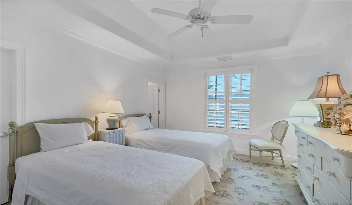 5 Bedrooms Bedrooms, 0 ,5 BathroomsBathrooms,Residential Lease,For Sale,0,D6143540