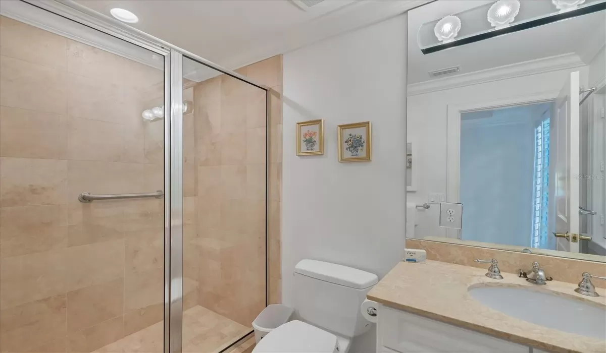 5 Bedrooms Bedrooms, 0 ,5 BathroomsBathrooms,Residential Lease,For Sale,0,D6143540