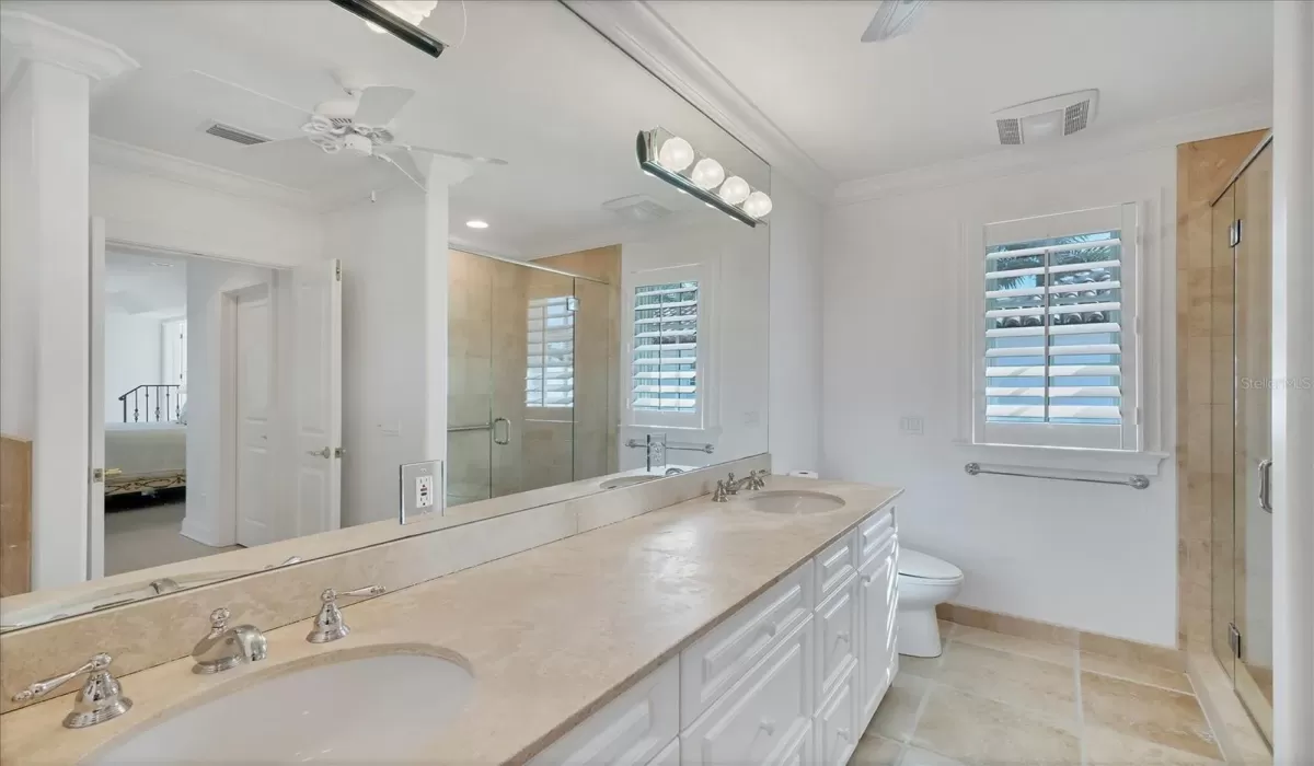 5 Bedrooms Bedrooms, 0 ,5 BathroomsBathrooms,Residential Lease,For Sale,0,D6143540