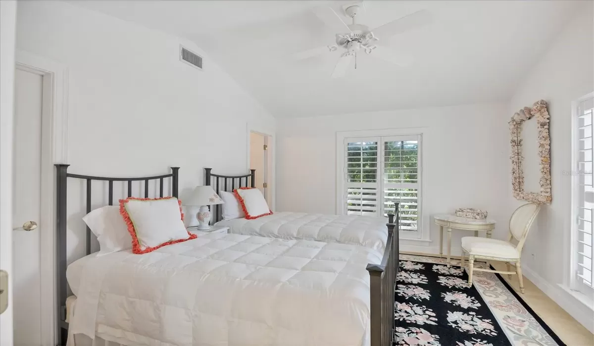 5 Bedrooms Bedrooms, 0 ,5 BathroomsBathrooms,Residential Lease,For Sale,0,D6143540