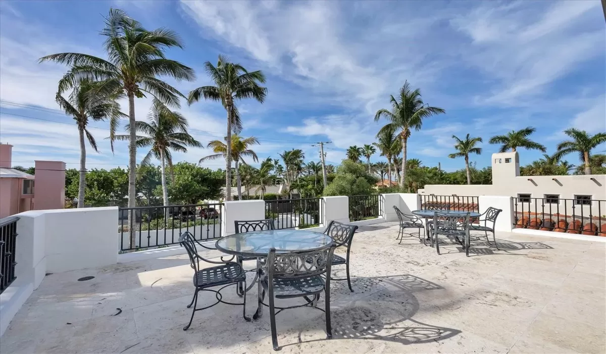 5 Bedrooms Bedrooms, 0 ,5 BathroomsBathrooms,Residential Lease,For Sale,0,D6143540