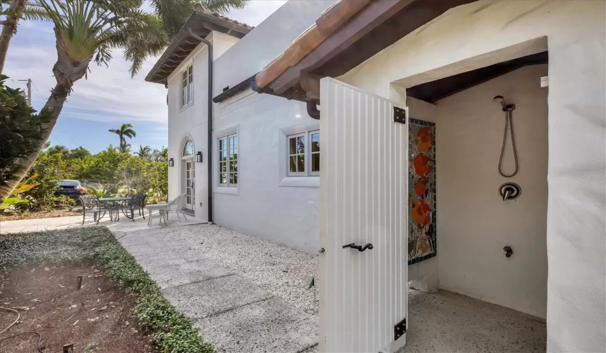 5 Bedrooms Bedrooms, 0 ,5 BathroomsBathrooms,Residential Lease,For Sale,0,D6143540