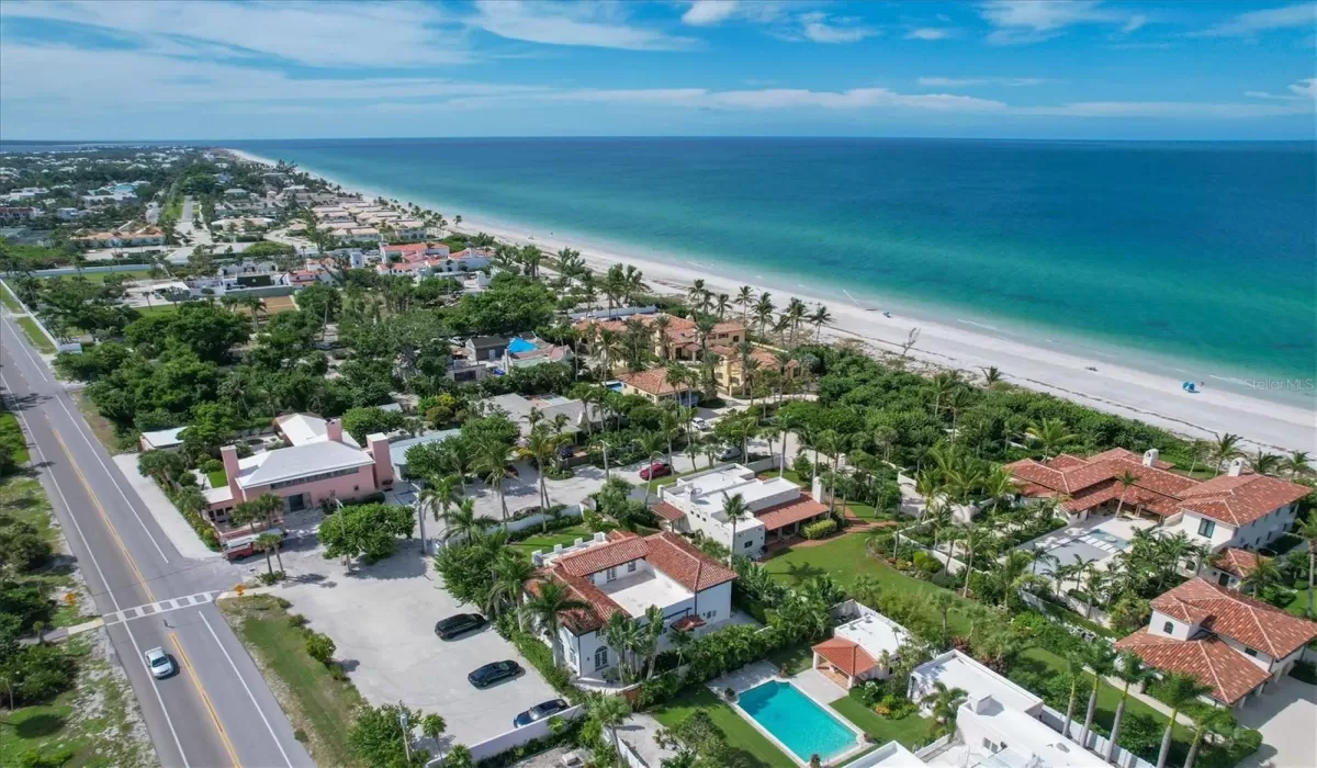 5 Bedrooms Bedrooms, 0 ,5 BathroomsBathrooms,Residential Lease,For Sale,0,D6143540