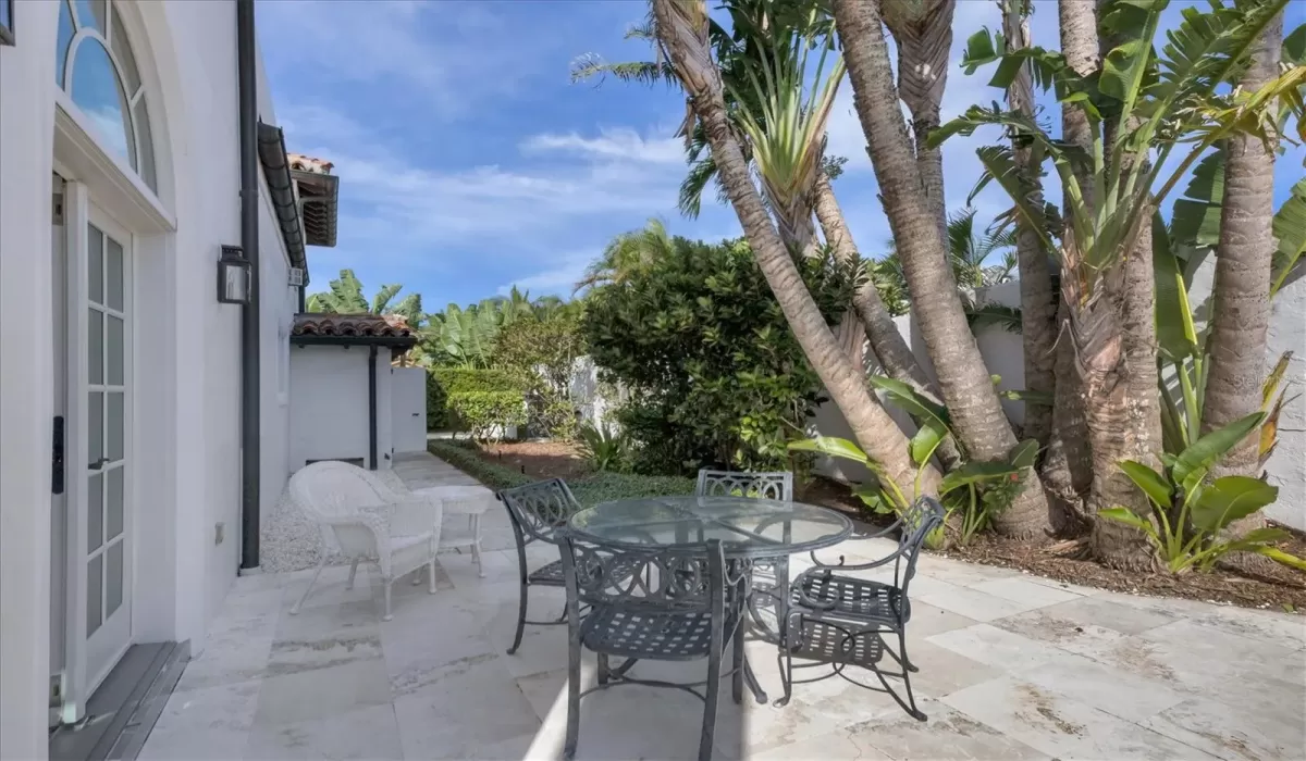 5 Bedrooms Bedrooms, 0 ,5 BathroomsBathrooms,Residential Lease,For Sale,0,D6143540
