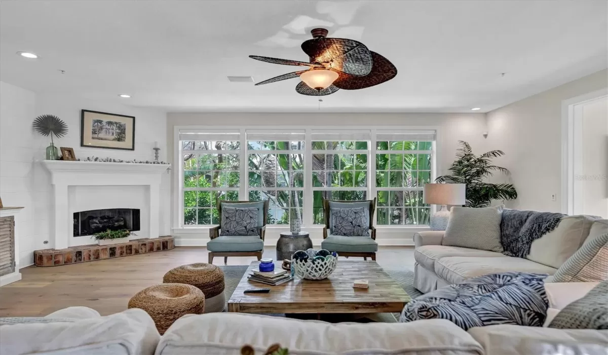 3 Bedrooms Bedrooms, 0 ,3 BathroomsBathrooms,Residential Lease,For Sale,0,D6143545