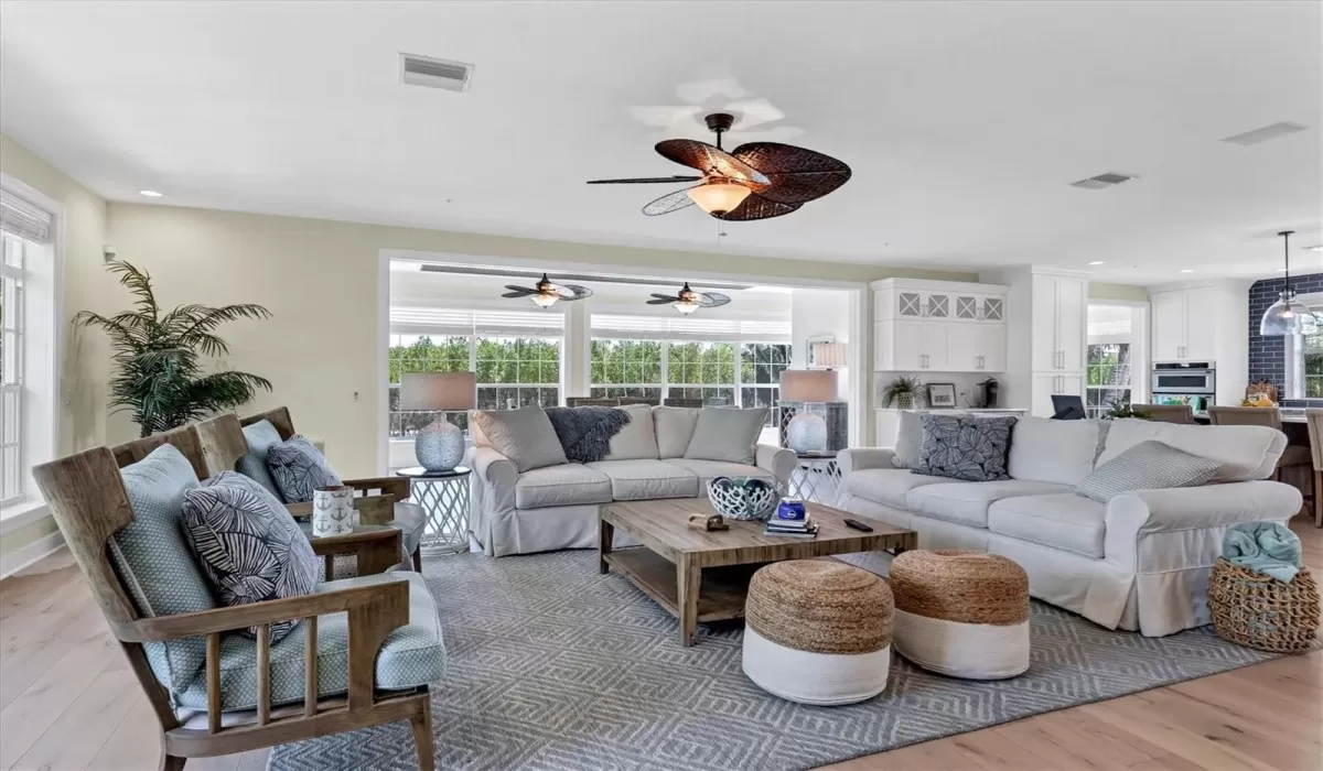 3 Bedrooms Bedrooms, 0 ,3 BathroomsBathrooms,Residential Lease,For Sale,0,D6143545