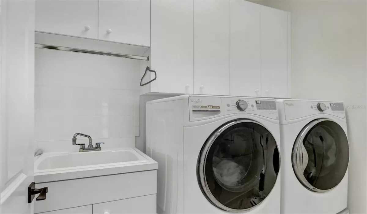 3 Bedrooms Bedrooms, 0 ,3 BathroomsBathrooms,Residential Lease,For Sale,0,D6143545