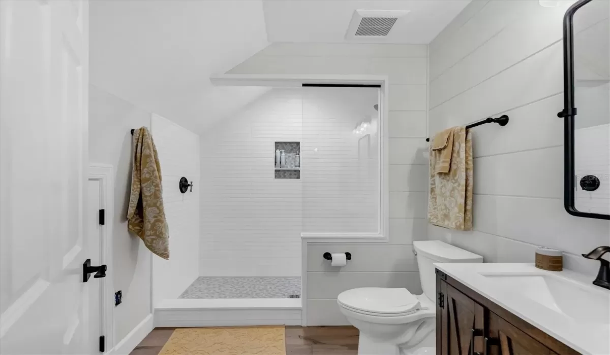 3 Bedrooms Bedrooms, 0 ,3 BathroomsBathrooms,Residential Lease,For Sale,0,D6143545