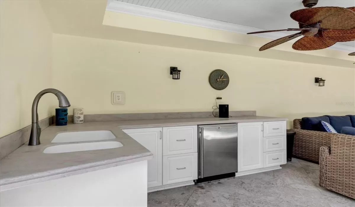 3 Bedrooms Bedrooms, 0 ,3 BathroomsBathrooms,Residential Lease,For Sale,0,D6143545