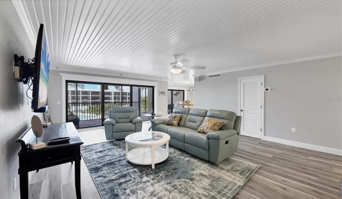 2 Bedrooms Bedrooms, 0 ,2 BathroomsBathrooms,Residential,For Sale,0,D6143628