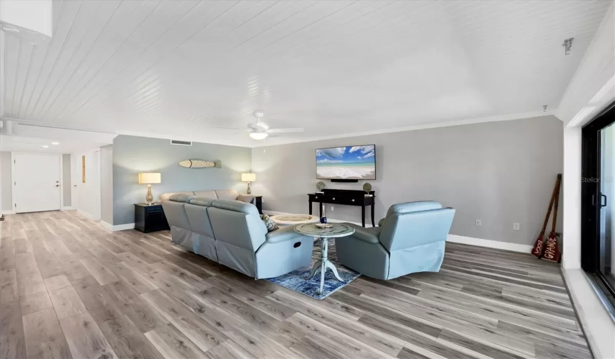 2 Bedrooms Bedrooms, 0 ,2 BathroomsBathrooms,Residential,For Sale,0,D6143628