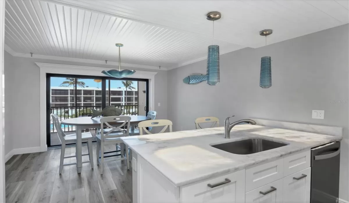 2 Bedrooms Bedrooms, 0 ,2 BathroomsBathrooms,Residential,For Sale,0,D6143628
