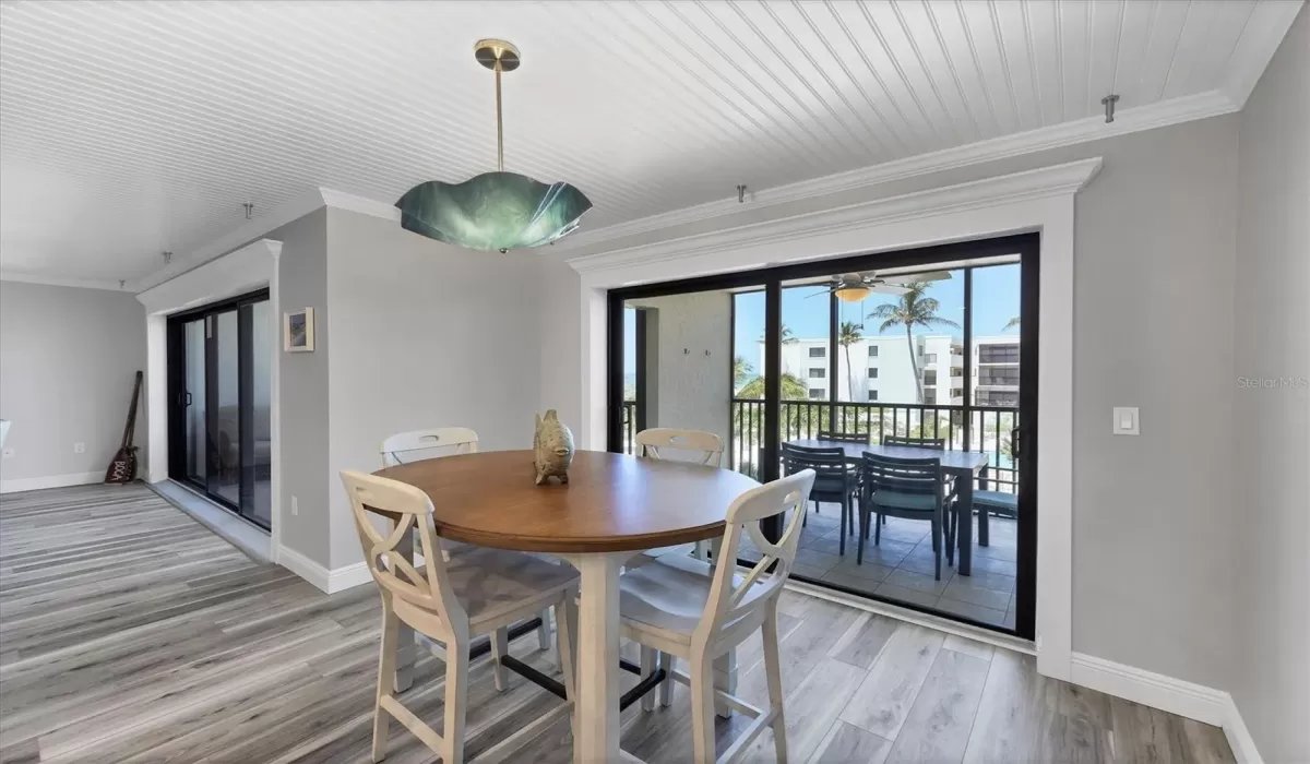 2 Bedrooms Bedrooms, 0 ,2 BathroomsBathrooms,Residential,For Sale,0,D6143628