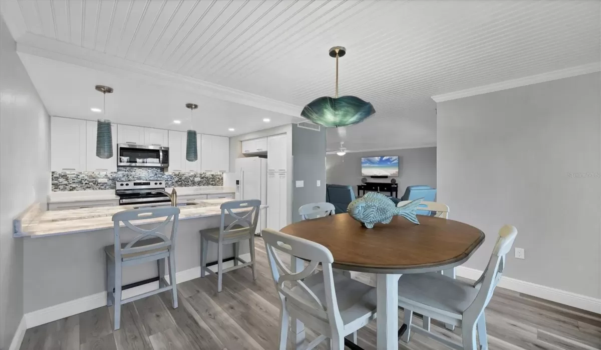 2 Bedrooms Bedrooms, 0 ,2 BathroomsBathrooms,Residential,For Sale,0,D6143628