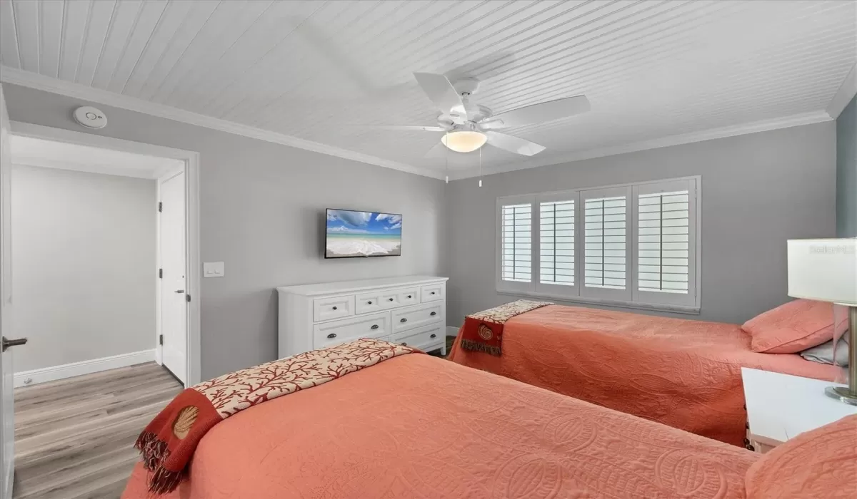 2 Bedrooms Bedrooms, 0 ,2 BathroomsBathrooms,Residential,For Sale,0,D6143628