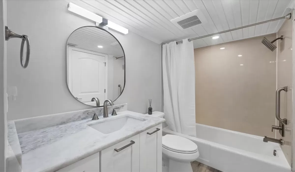 2 Bedrooms Bedrooms, 0 ,2 BathroomsBathrooms,Residential,For Sale,0,D6143628