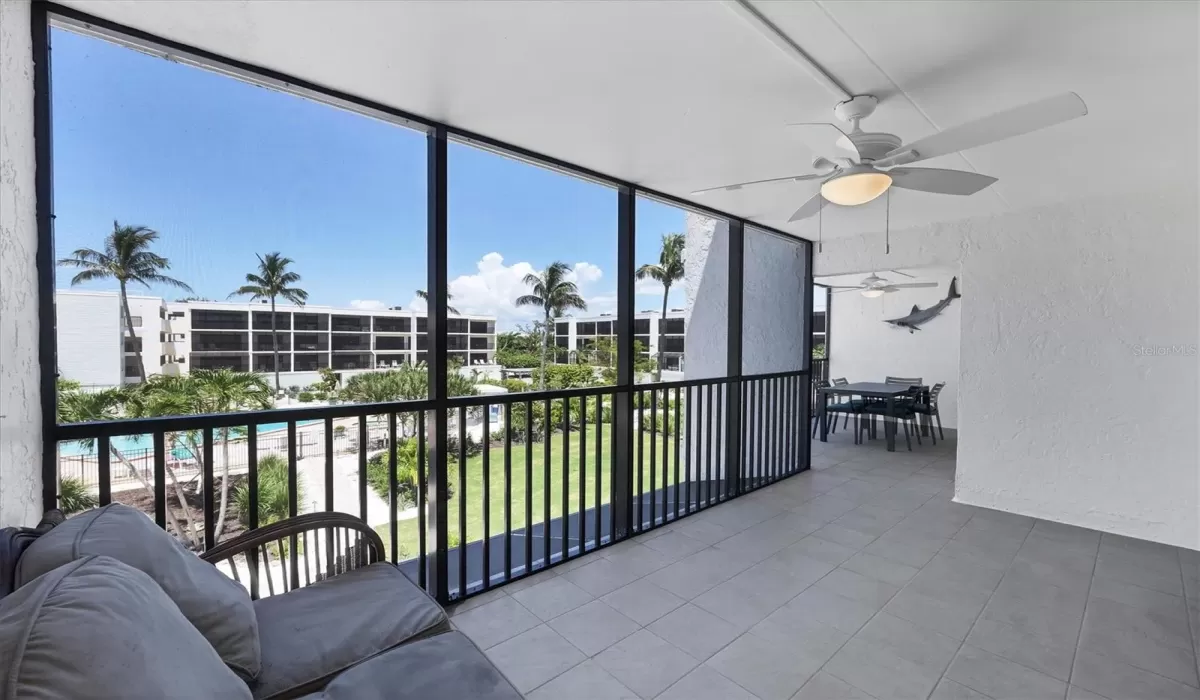 2 Bedrooms Bedrooms, 0 ,2 BathroomsBathrooms,Residential,For Sale,0,D6143628