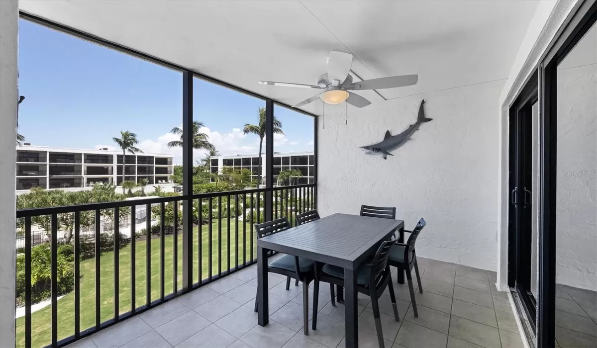 2 Bedrooms Bedrooms, 0 ,2 BathroomsBathrooms,Residential,For Sale,0,D6143628