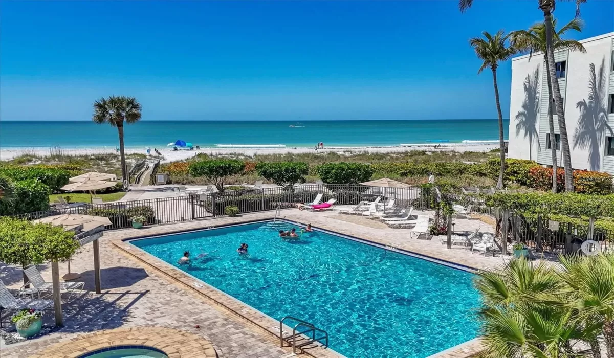 2 Bedrooms Bedrooms, 0 ,2 BathroomsBathrooms,Residential,For Sale,0,D6143628