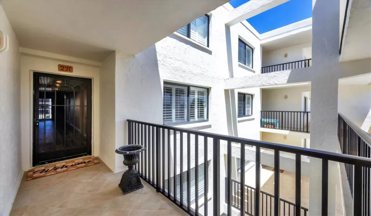 2 Bedrooms Bedrooms, 0 ,2 BathroomsBathrooms,Residential,For Sale,0,D6143628