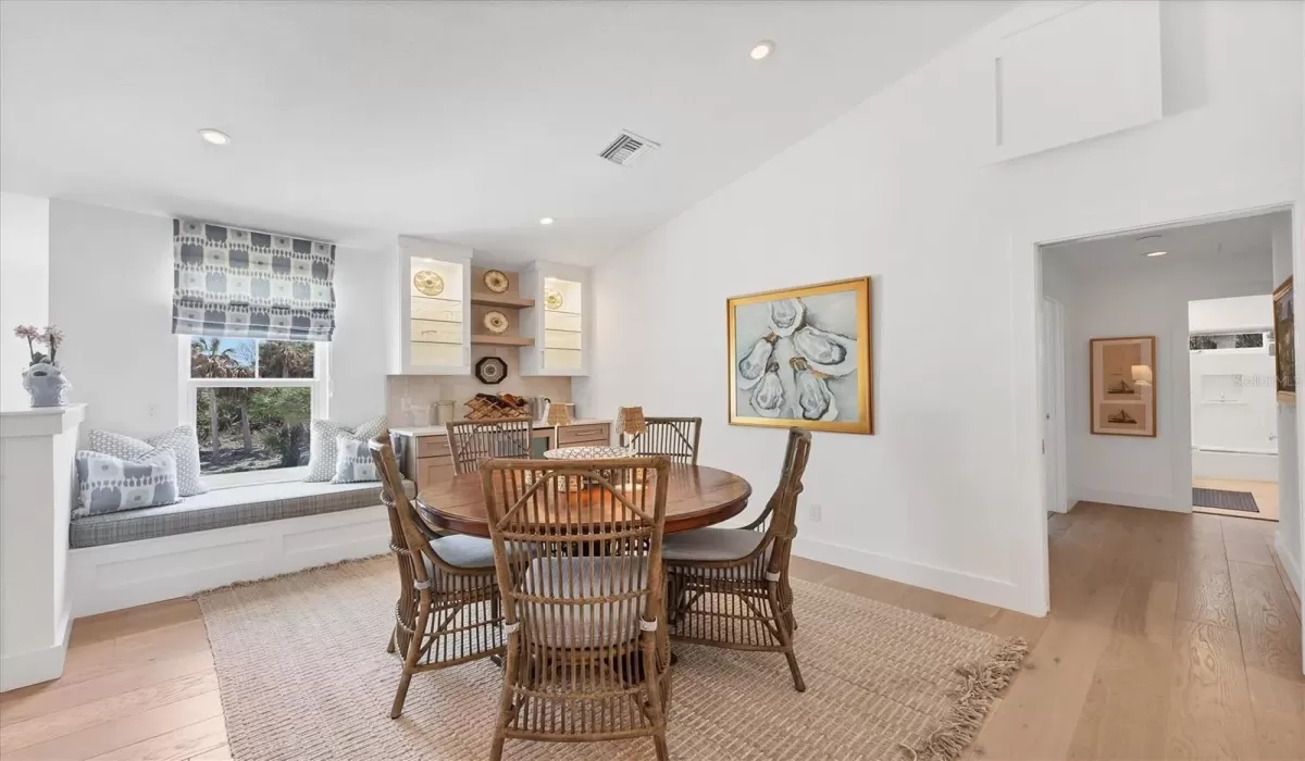 3 Bedrooms Bedrooms, 0 ,4 BathroomsBathrooms,Residential Lease,For Sale,0,D6143644