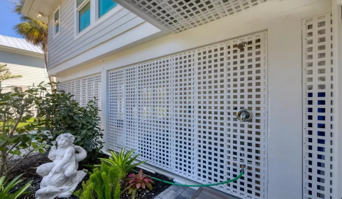 3 Bedrooms Bedrooms, 0 ,4 BathroomsBathrooms,Residential Lease,For Sale,0,D6143644