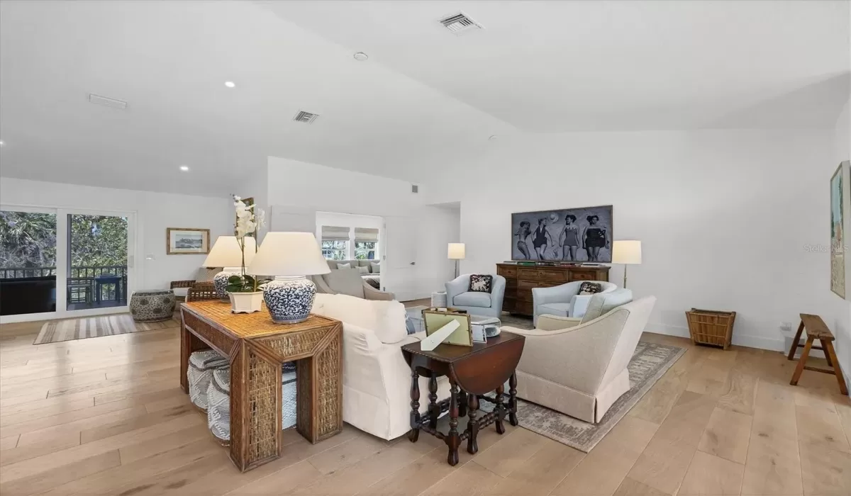 3 Bedrooms Bedrooms, 0 ,4 BathroomsBathrooms,Residential Lease,For Sale,0,D6143644