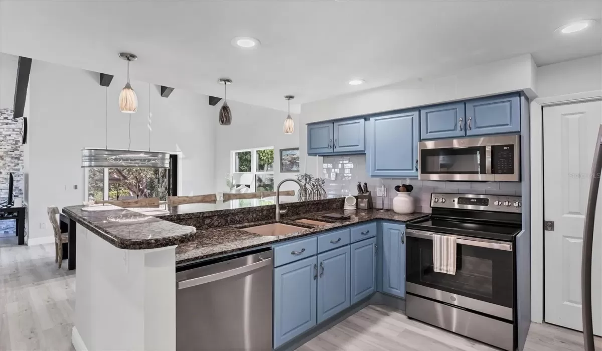 3 Bedrooms Bedrooms, 0 ,2 BathroomsBathrooms,Residential Lease,For Sale,0,D6143645