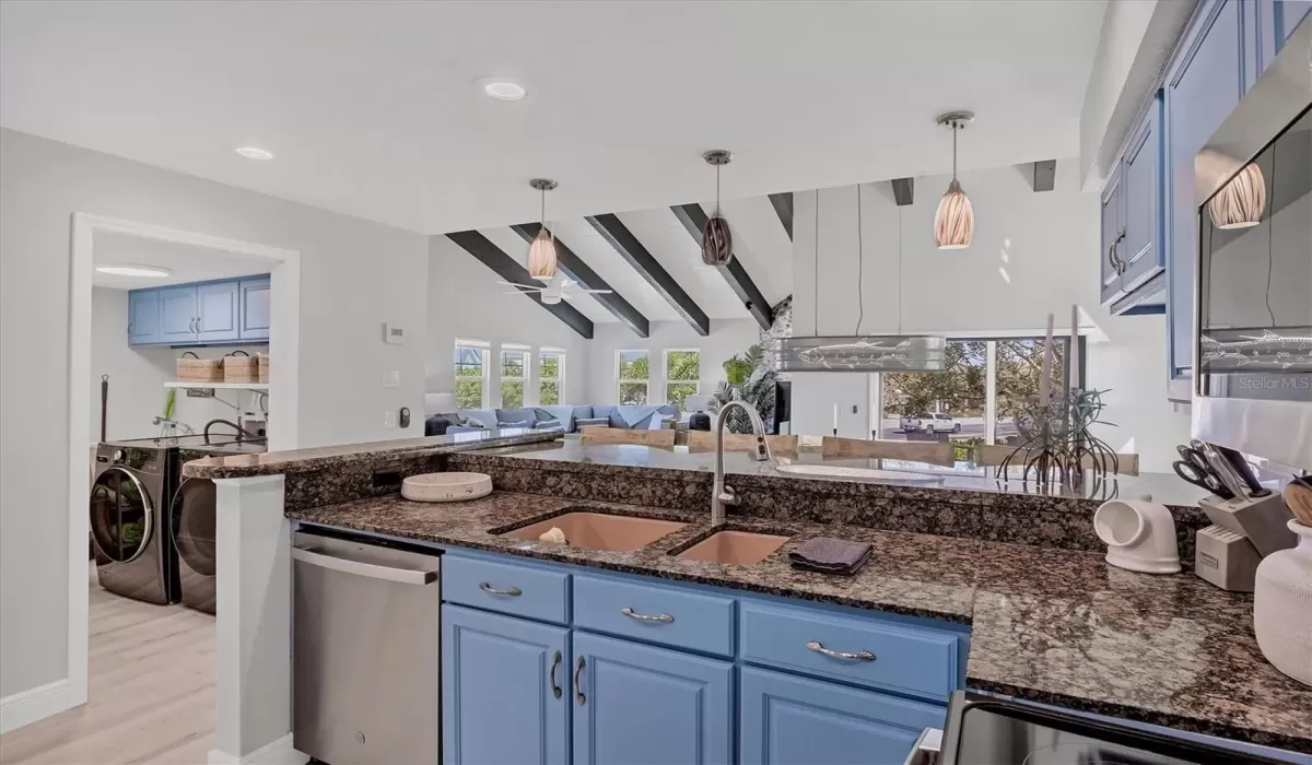 3 Bedrooms Bedrooms, 0 ,2 BathroomsBathrooms,Residential Lease,For Sale,0,D6143645