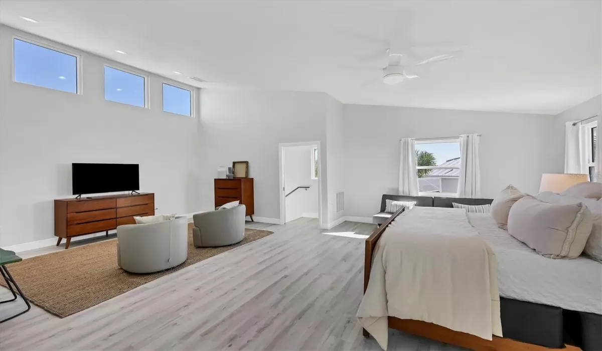 3 Bedrooms Bedrooms, 0 ,2 BathroomsBathrooms,Residential Lease,For Sale,0,D6143645