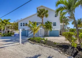 3 Bedrooms Bedrooms, 0 ,2 BathroomsBathrooms,Residential Lease,For Sale,0,D6143645
