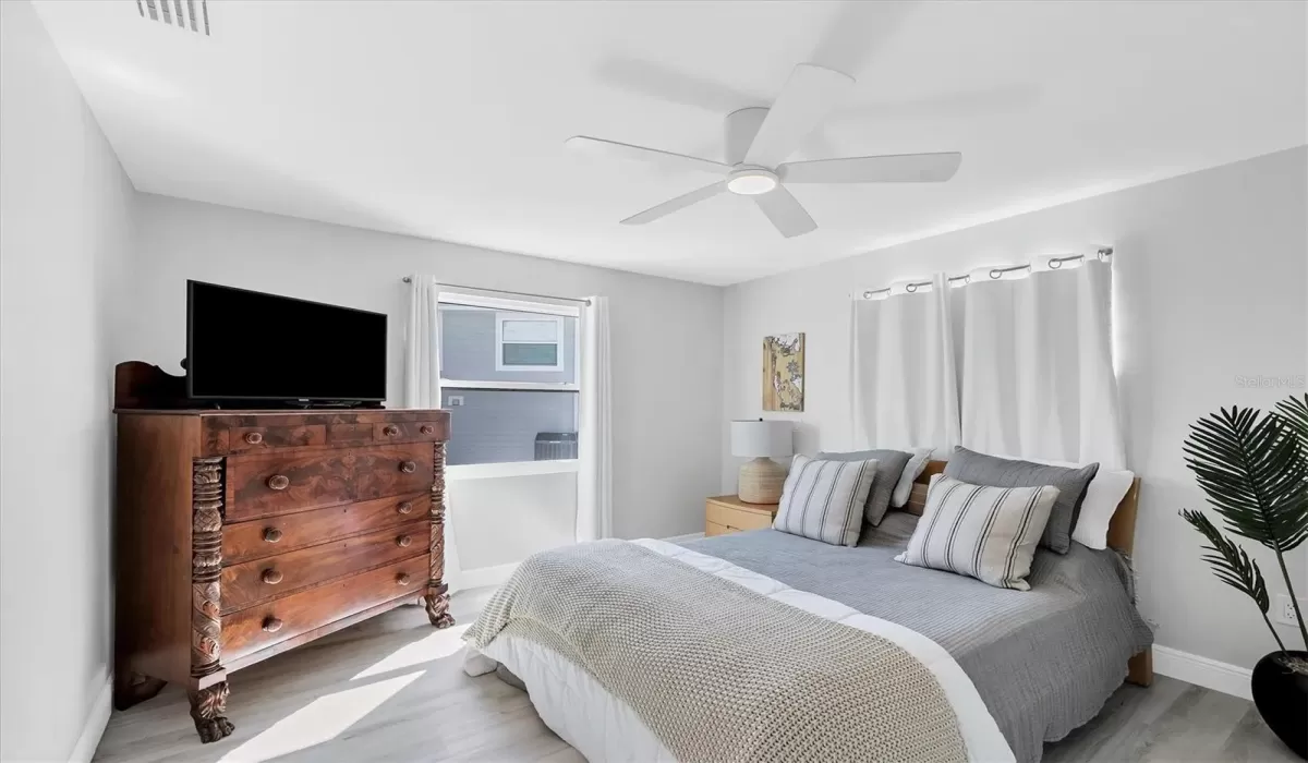 3 Bedrooms Bedrooms, 0 ,2 BathroomsBathrooms,Residential Lease,For Sale,0,D6143645