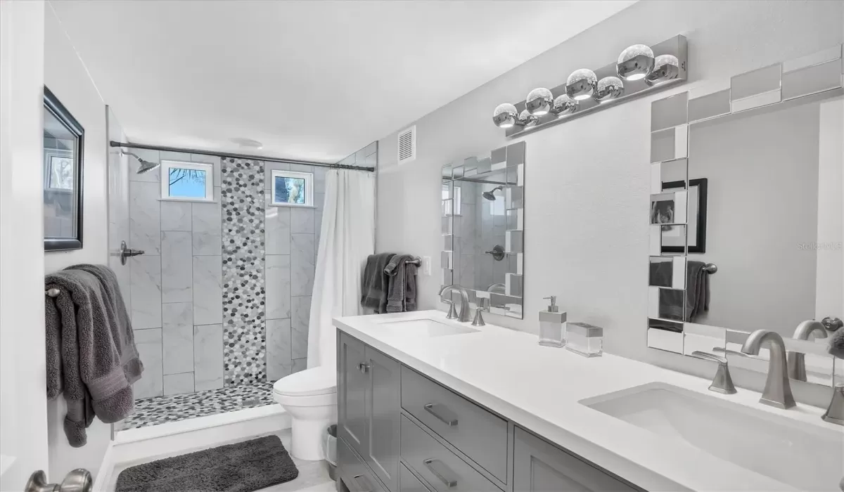 3 Bedrooms Bedrooms, 0 ,2 BathroomsBathrooms,Residential Lease,For Sale,0,D6143645