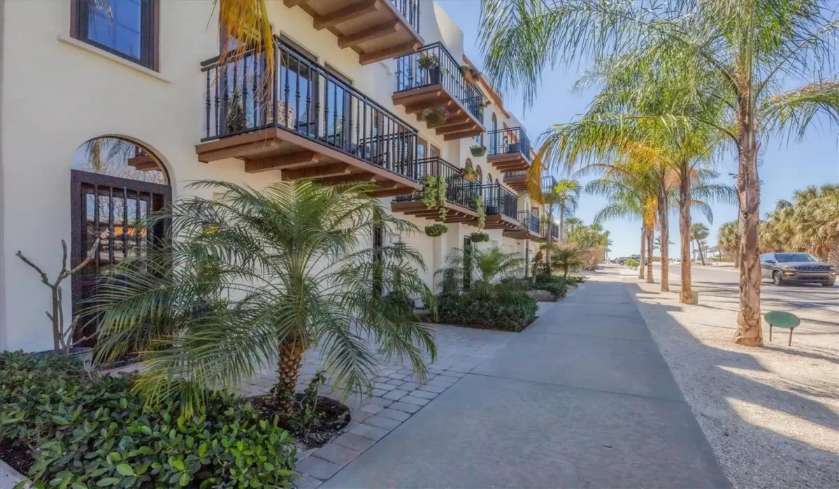2 Bedrooms Bedrooms, 0 ,2 BathroomsBathrooms,Residential Lease,For Sale,0,D6143503