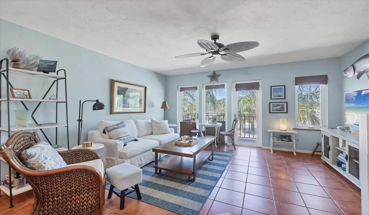 2 Bedrooms Bedrooms, 0 ,2 BathroomsBathrooms,Residential Lease,For Sale,0,D6143503