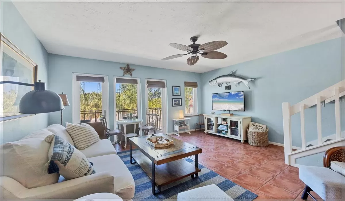 2 Bedrooms Bedrooms, 0 ,2 BathroomsBathrooms,Residential Lease,For Sale,0,D6143503