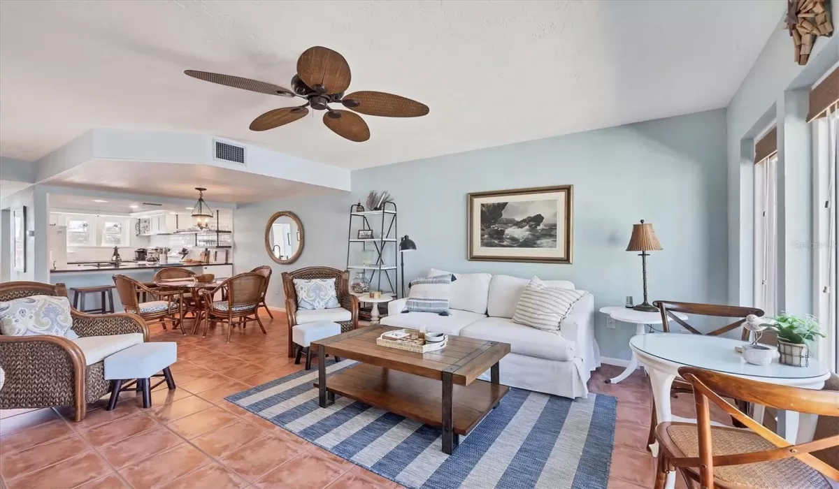 2 Bedrooms Bedrooms, 0 ,2 BathroomsBathrooms,Residential Lease,For Sale,0,D6143503