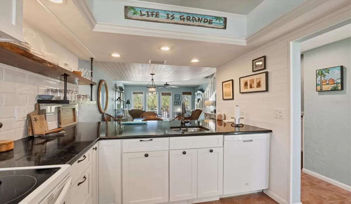 2 Bedrooms Bedrooms, 0 ,2 BathroomsBathrooms,Residential Lease,For Sale,0,D6143503