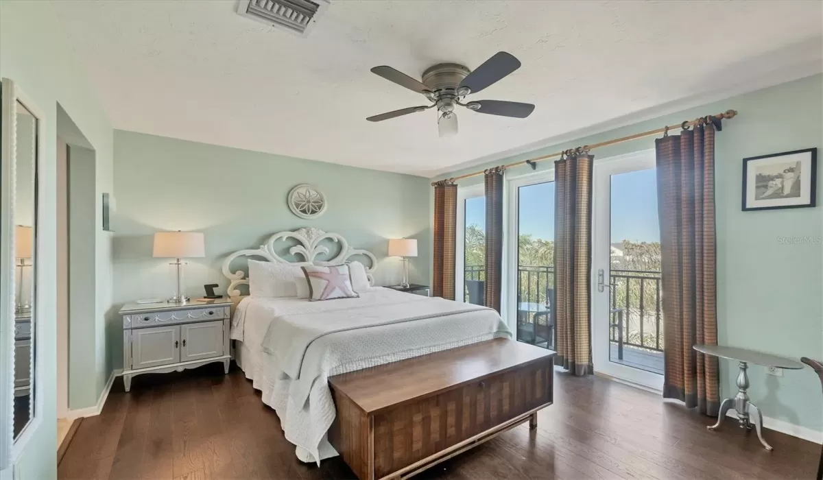 2 Bedrooms Bedrooms, 0 ,2 BathroomsBathrooms,Residential Lease,For Sale,0,D6143503