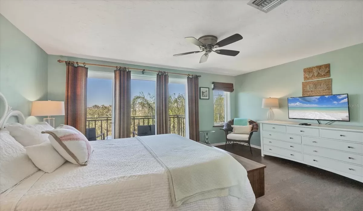 2 Bedrooms Bedrooms, 0 ,2 BathroomsBathrooms,Residential Lease,For Sale,0,D6143503