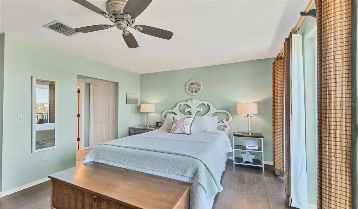 2 Bedrooms Bedrooms, 0 ,2 BathroomsBathrooms,Residential Lease,For Sale,0,D6143503
