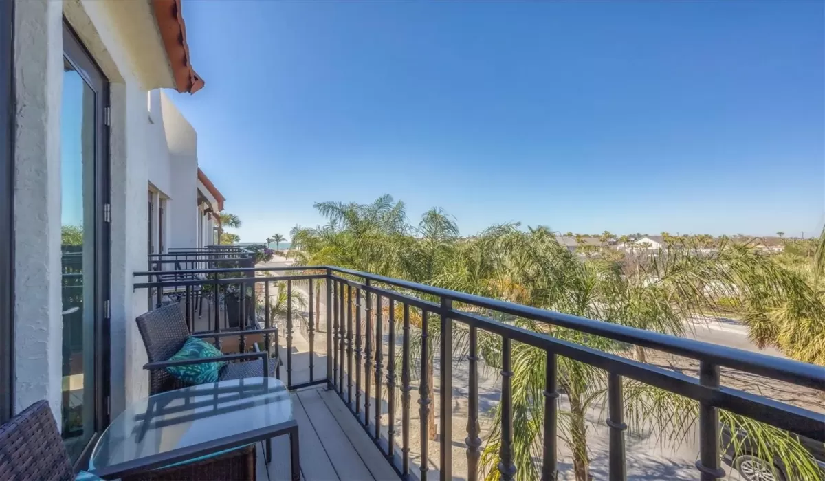 2 Bedrooms Bedrooms, 0 ,2 BathroomsBathrooms,Residential Lease,For Sale,0,D6143503