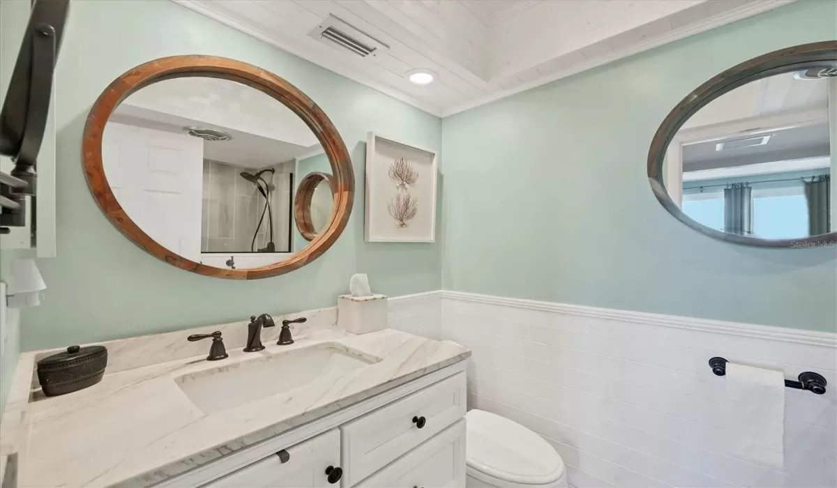 2 Bedrooms Bedrooms, 0 ,2 BathroomsBathrooms,Residential Lease,For Sale,0,D6143503