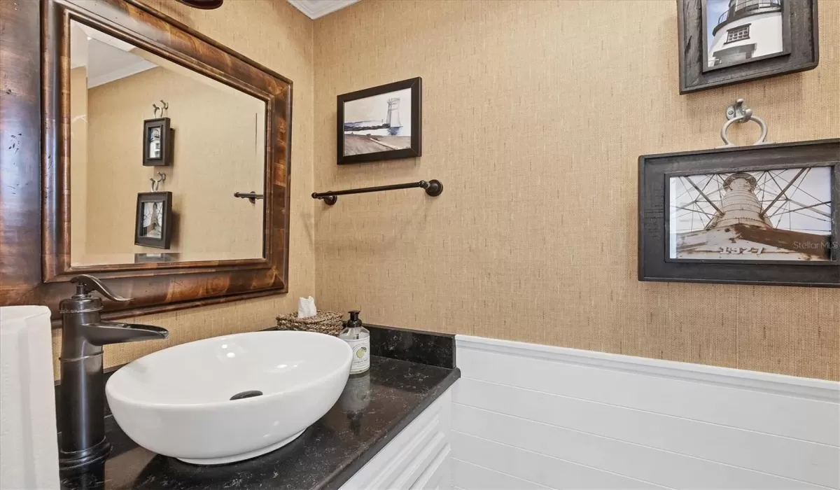 2 Bedrooms Bedrooms, 0 ,2 BathroomsBathrooms,Residential Lease,For Sale,0,D6143503