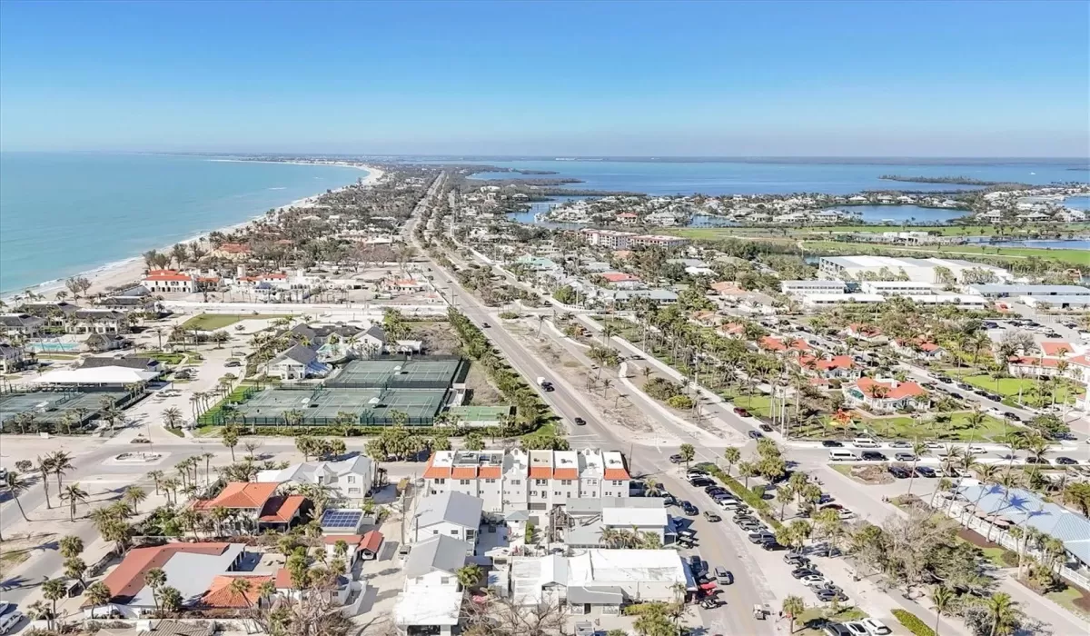 2 Bedrooms Bedrooms, 0 ,2 BathroomsBathrooms,Residential Lease,For Sale,0,D6143503