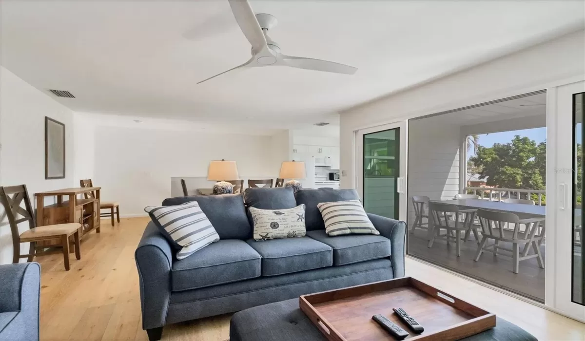3 Bedrooms Bedrooms, 0 ,3 BathroomsBathrooms,Residential Lease,For Sale,0,D6143435