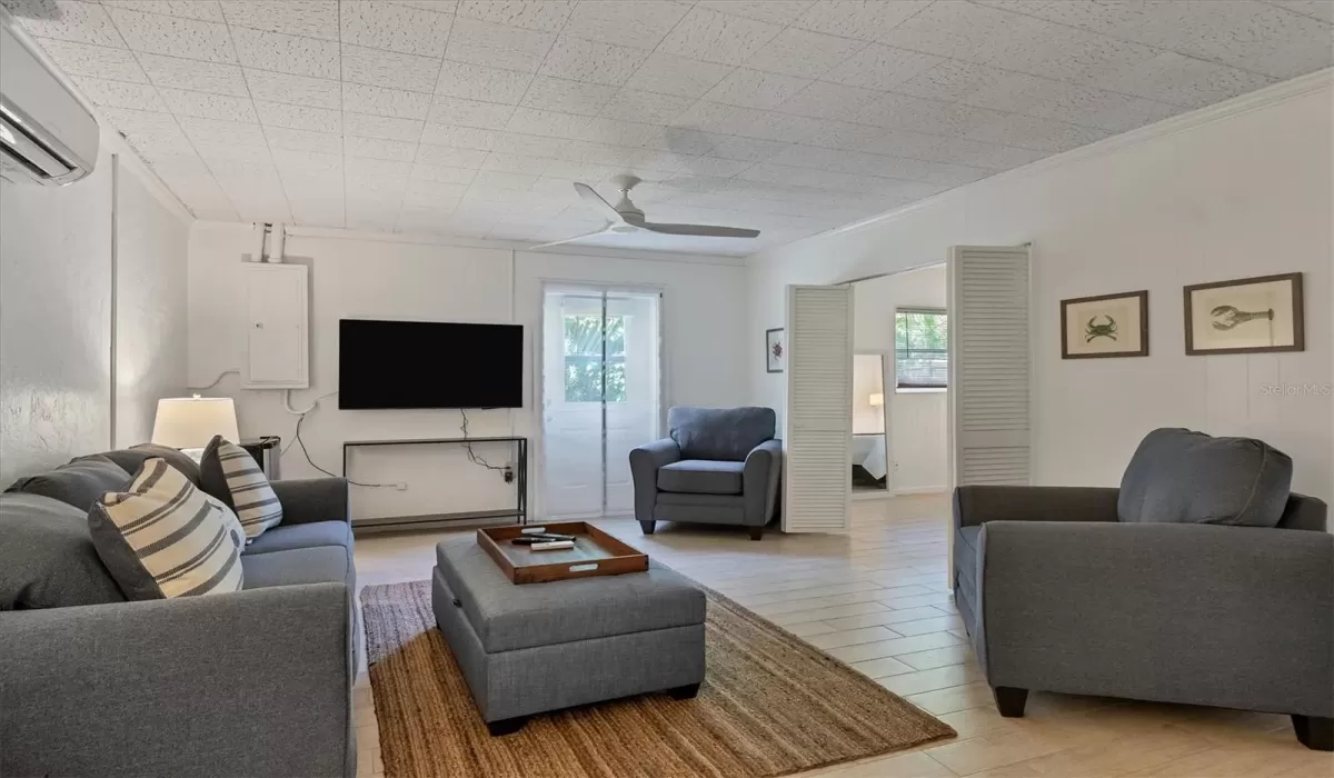 3 Bedrooms Bedrooms, 0 ,3 BathroomsBathrooms,Residential Lease,For Sale,0,D6143435