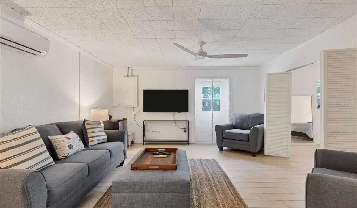 3 Bedrooms Bedrooms, 0 ,3 BathroomsBathrooms,Residential Lease,For Sale,0,D6143435