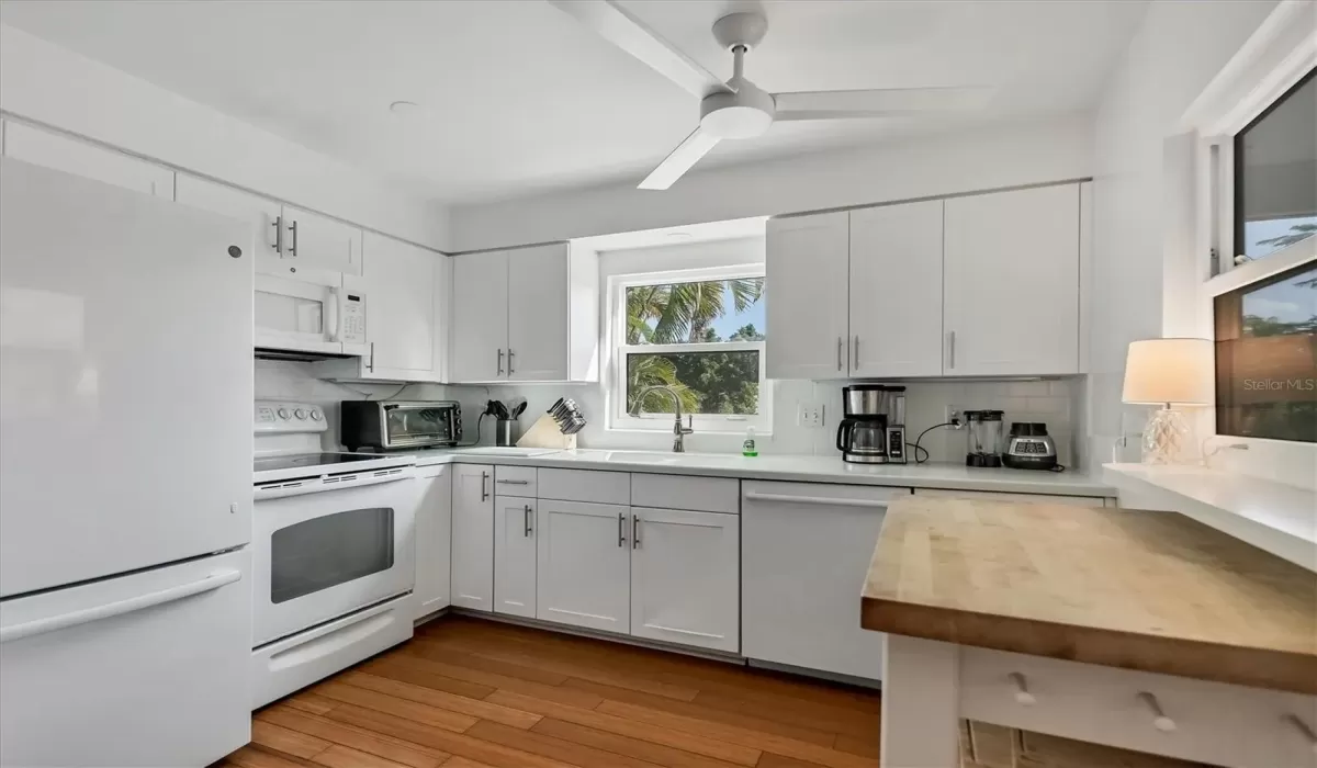 3 Bedrooms Bedrooms, 0 ,3 BathroomsBathrooms,Residential Lease,For Sale,0,D6143435